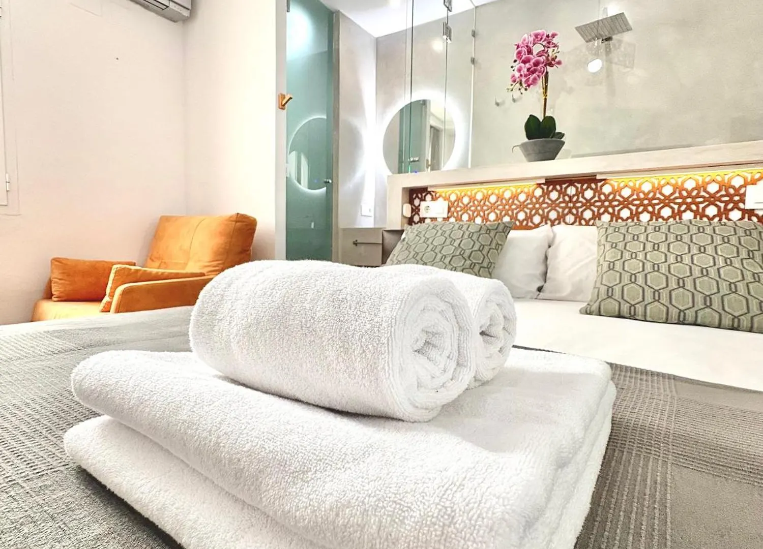 Unique House - Private Spa&Pool -Stayinseville